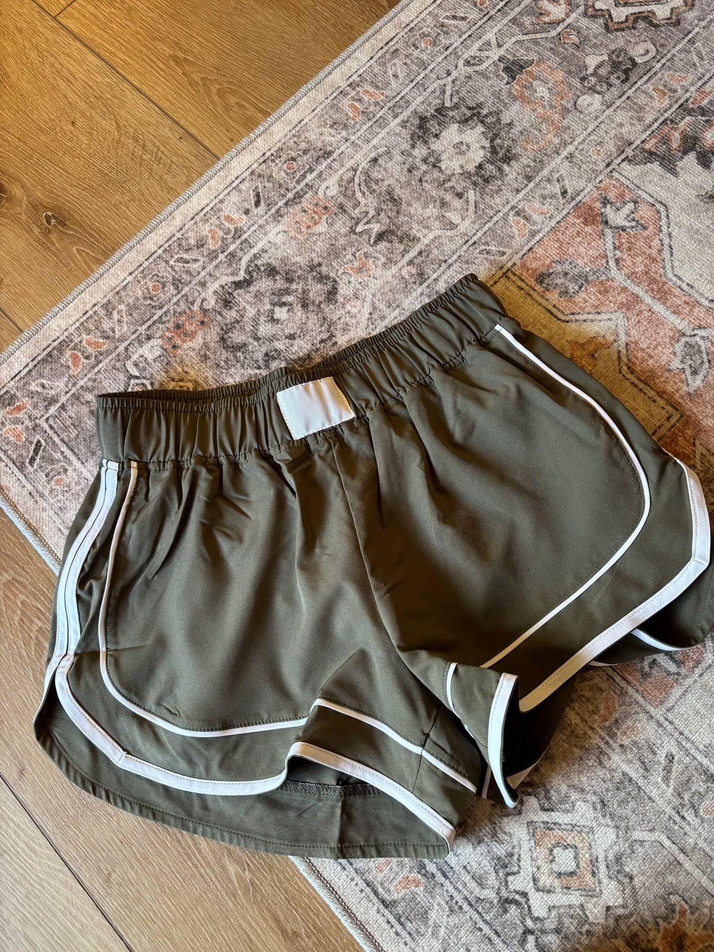 Weekend Runner Shorts - Olive