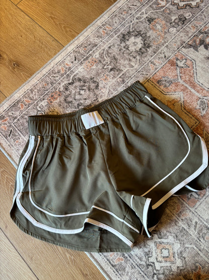 Weekend Runner Shorts - Olive