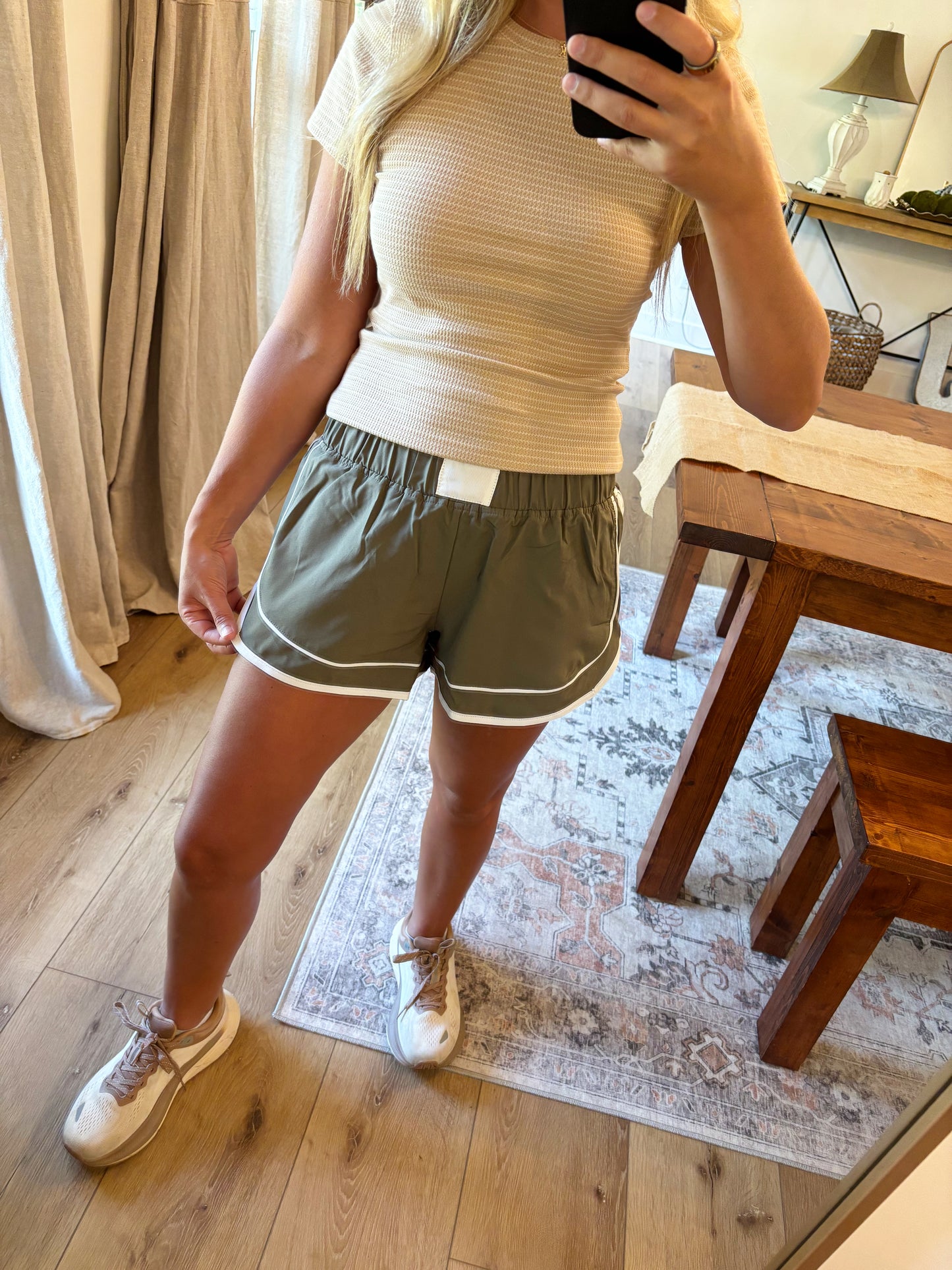 Weekend Runner Shorts - Olive